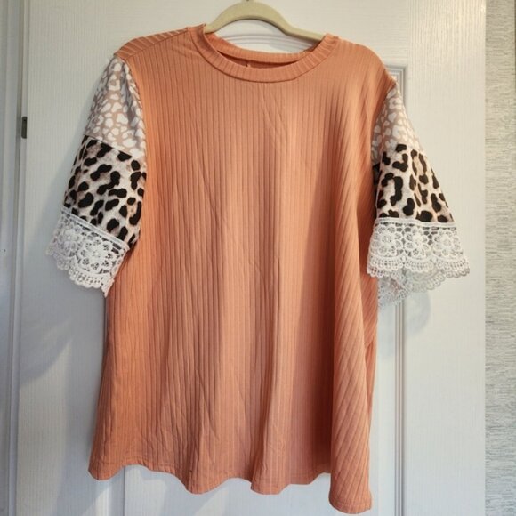 SHEIN Peach Blouse with Leopard and Lace Sleeves Size 1XL Euc - Picture 1 of 3